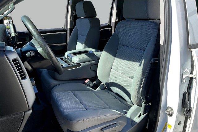 2019 Chevrolet Silverado Ld - $18,950