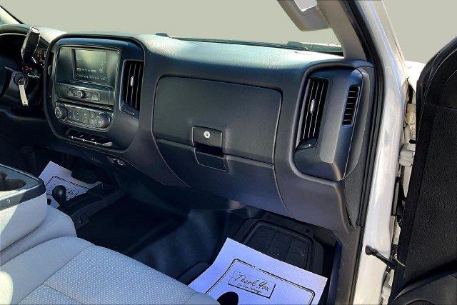 2019 Chevrolet Silverado Ld - $18,950