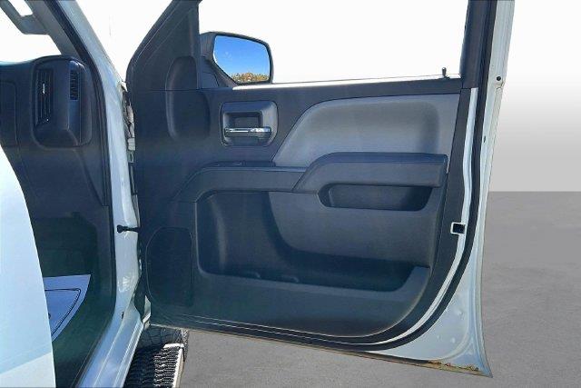 2019 Chevrolet Silverado Ld - $18,950