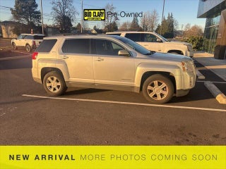 2015 GMC Terrain with Quicksilver Metallic Exterior