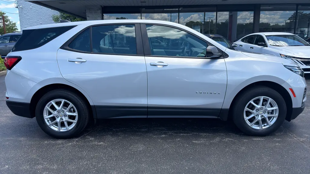 2022 Chevrolet Equinox LS