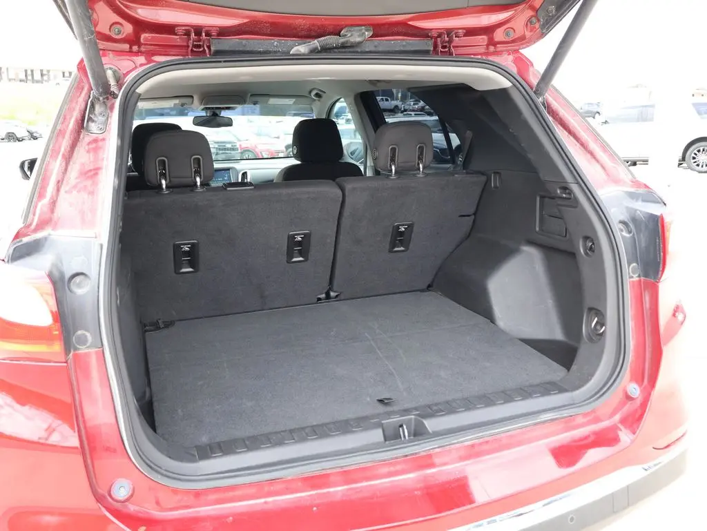 2018 Chevrolet Equinox - $11,475