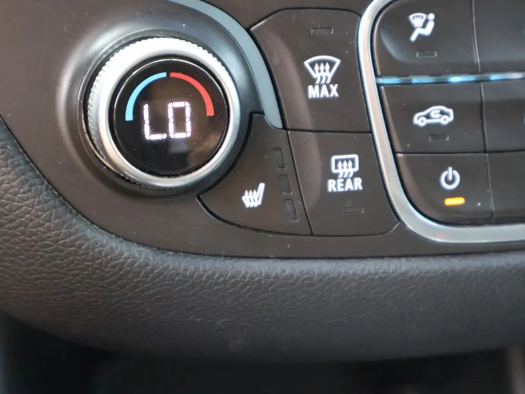 2018 Chevrolet Equinox - $11,475