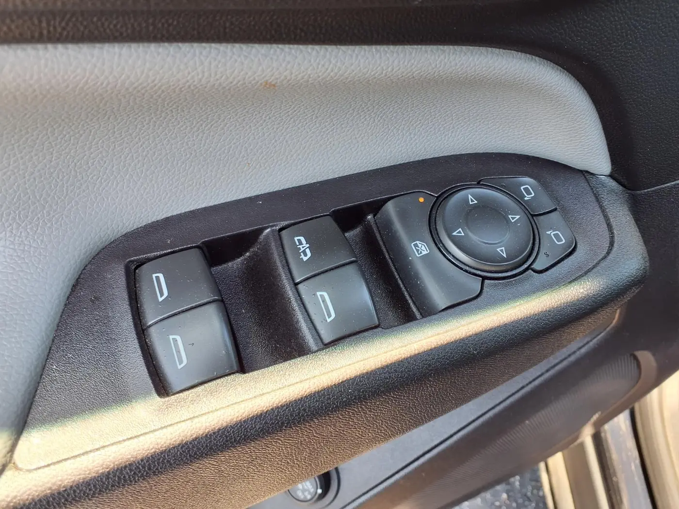 2020 Chevrolet Equinox - $11,995