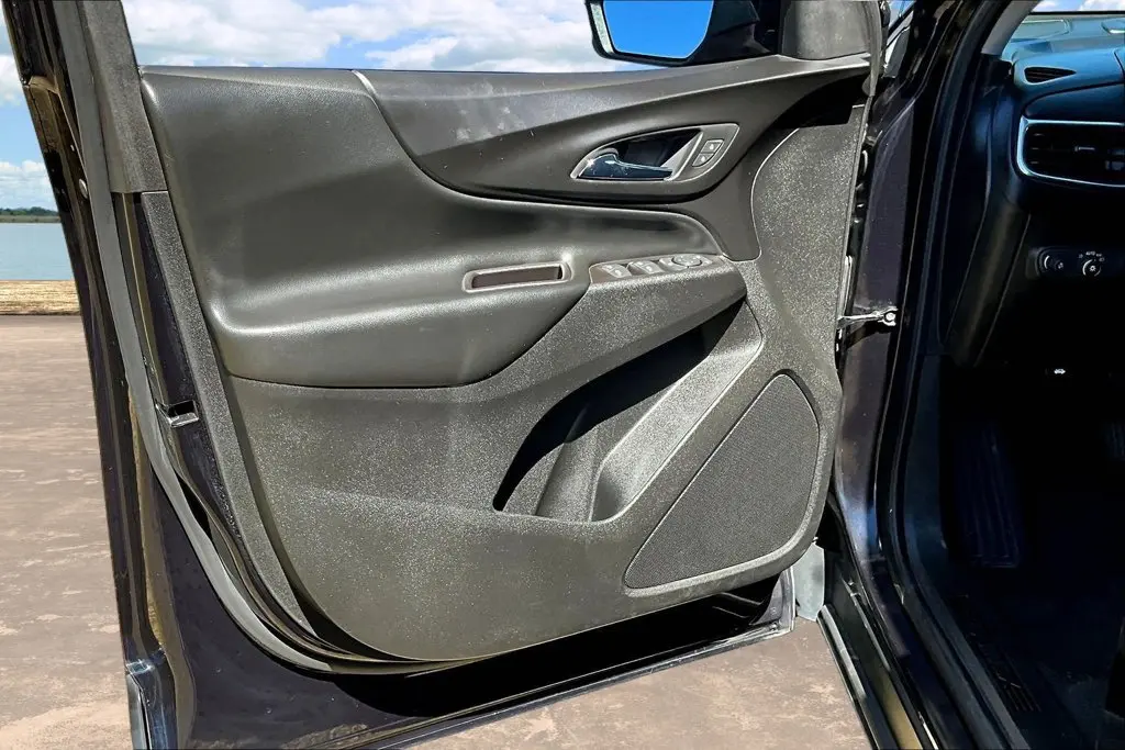 2020 Chevrolet Equinox - $15,300