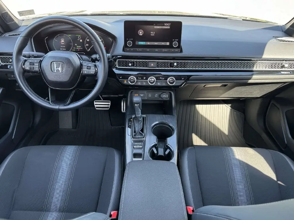 2025 Honda Civic - $28,500