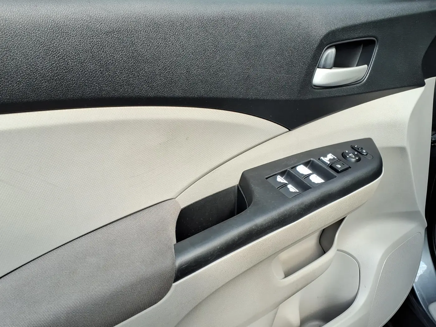 2013 Honda CR-V - $10,900