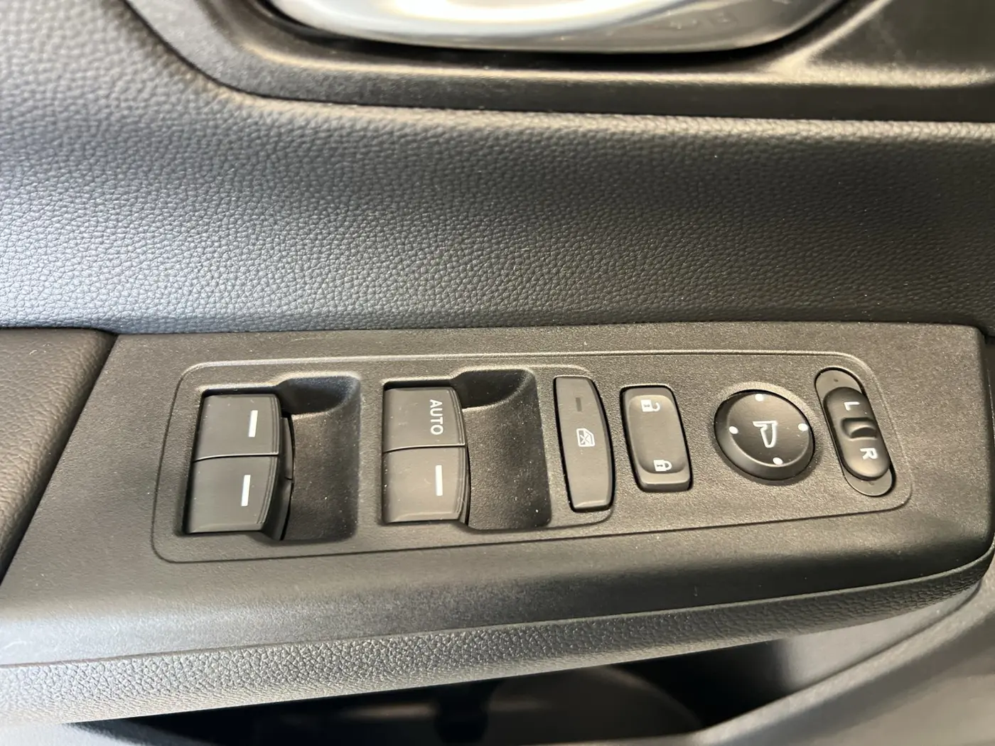 2025 Honda CR-V - $28,880