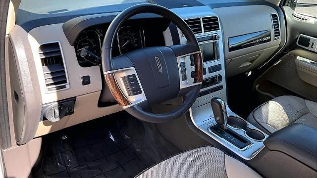 2010 Lincoln MKX Base