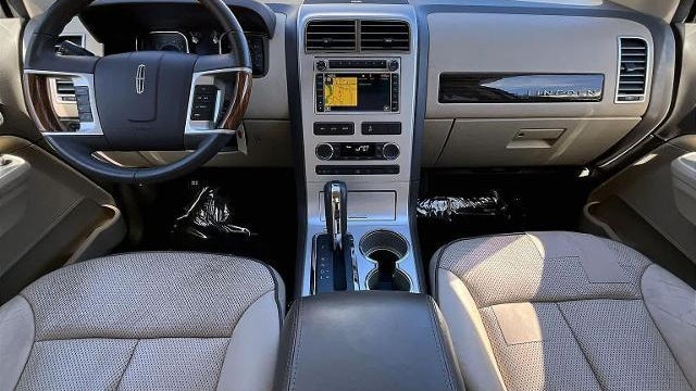 2010 Lincoln MKX Base