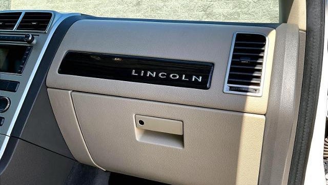 2010 Lincoln MKX Base