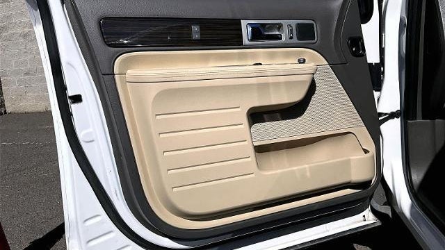 2010 Lincoln MKX Base
