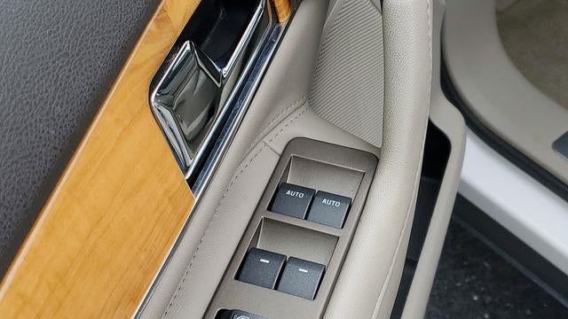 2015 Lincoln MKX Base