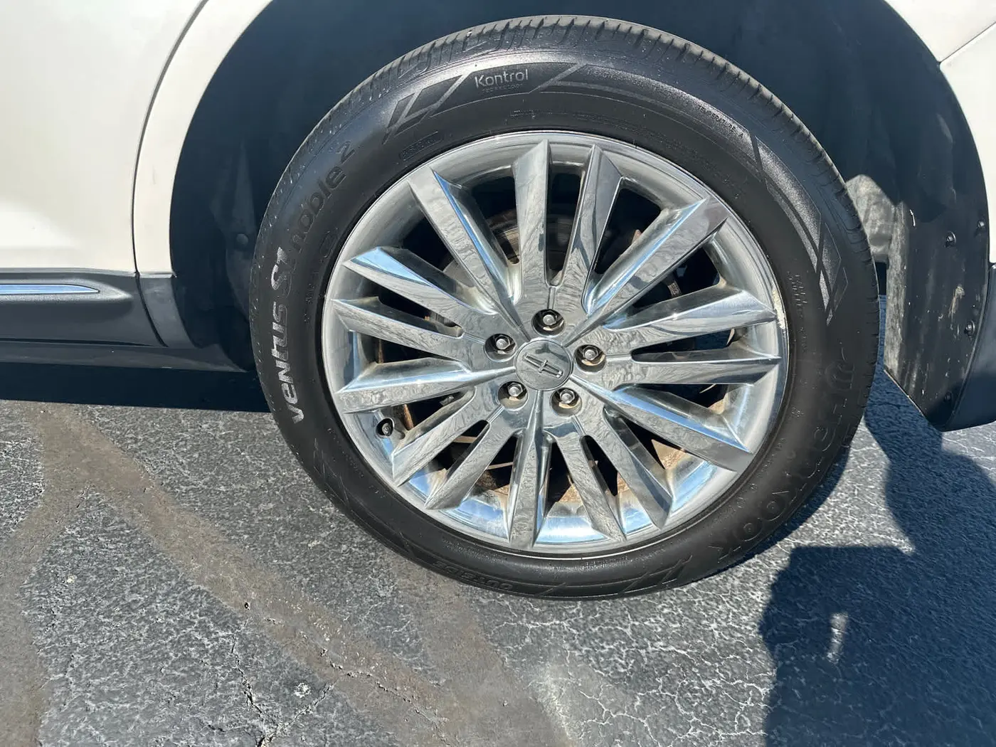 2013 Lincoln MKX - $8,990