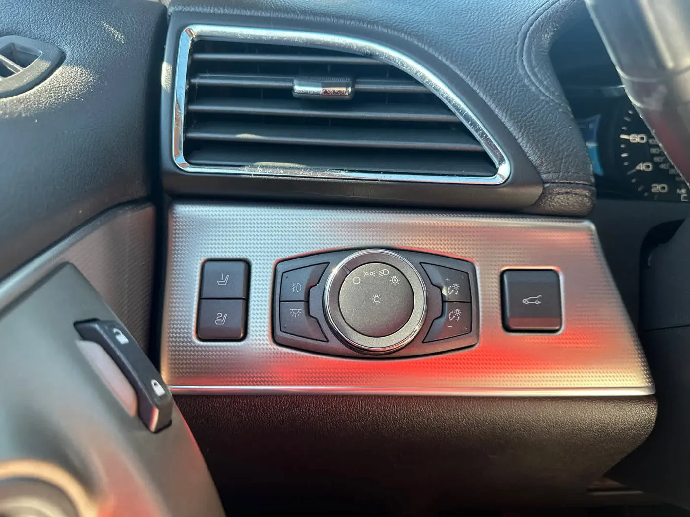2013 Lincoln MKX - $8,990