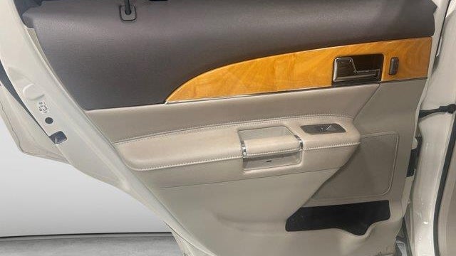 2012 Lincoln MKX Base
