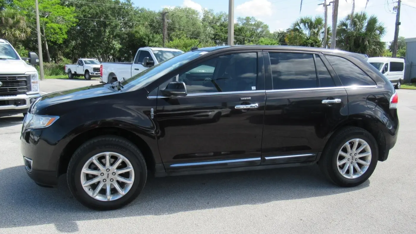 2013 Lincoln MKX Base