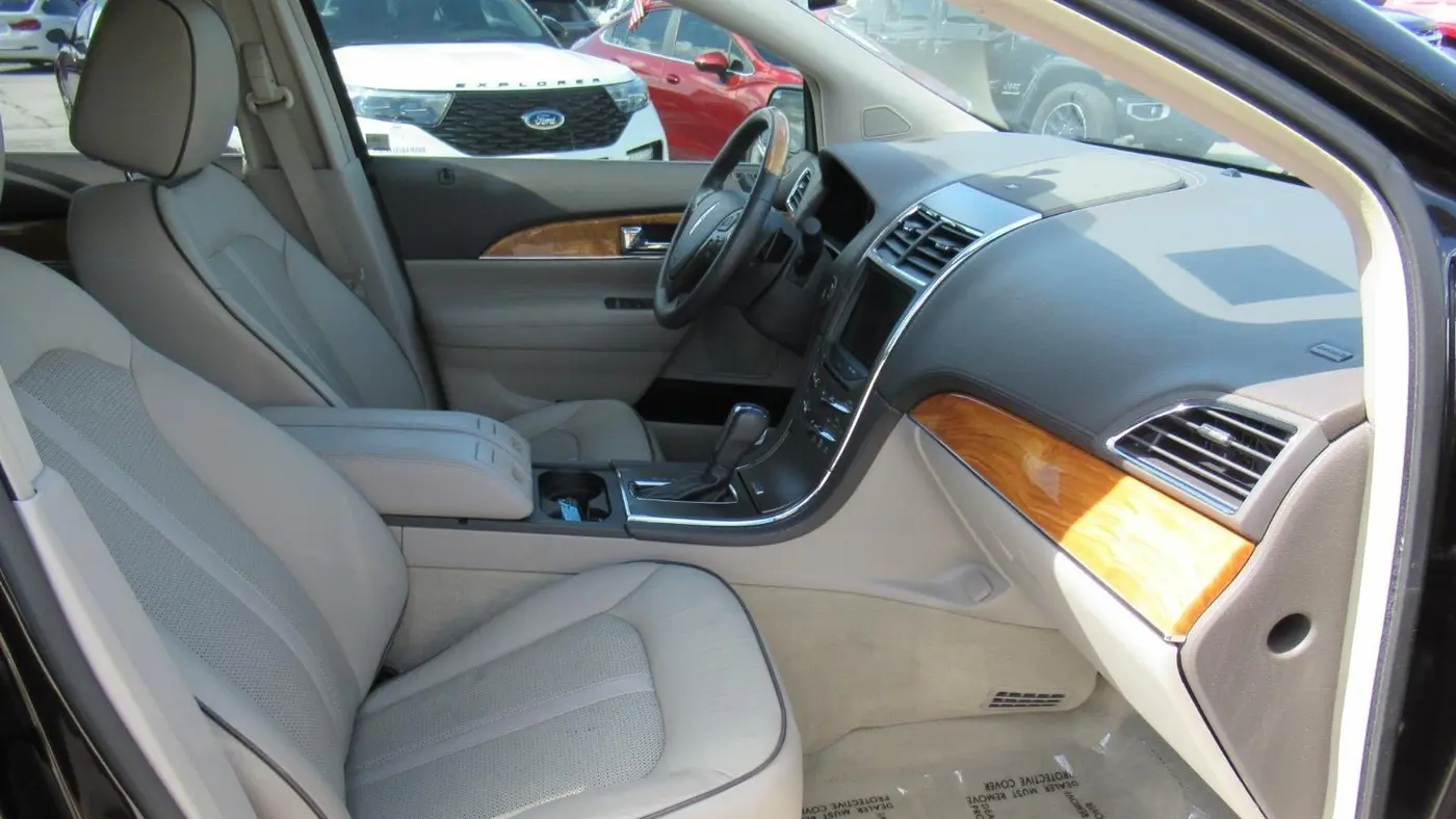 2013 Lincoln MKX Base