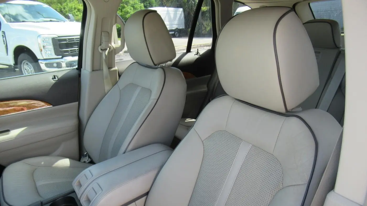 2013 Lincoln MKX Base