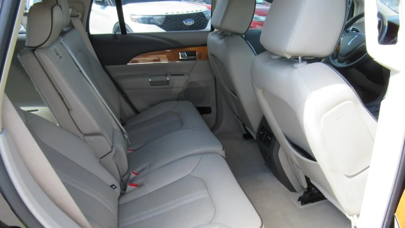 2013 Lincoln MKX Base