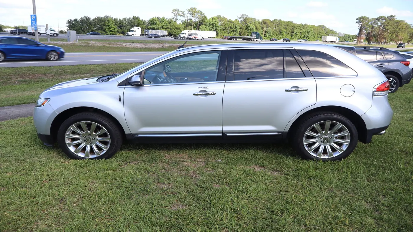 2013 Lincoln MKX Base