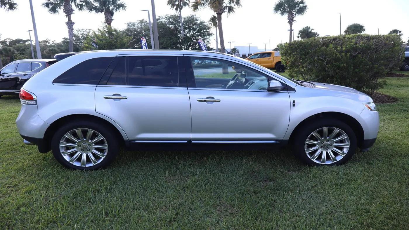 2013 Lincoln MKX Base