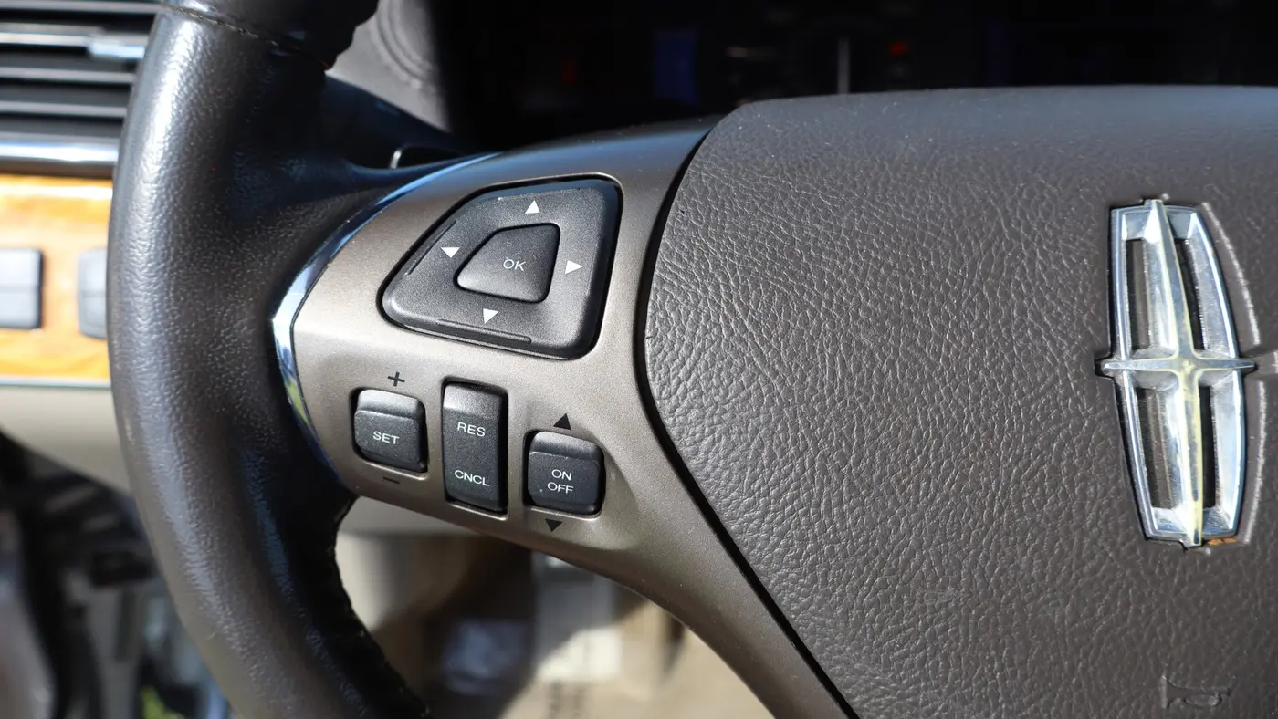 2013 Lincoln MKX Base