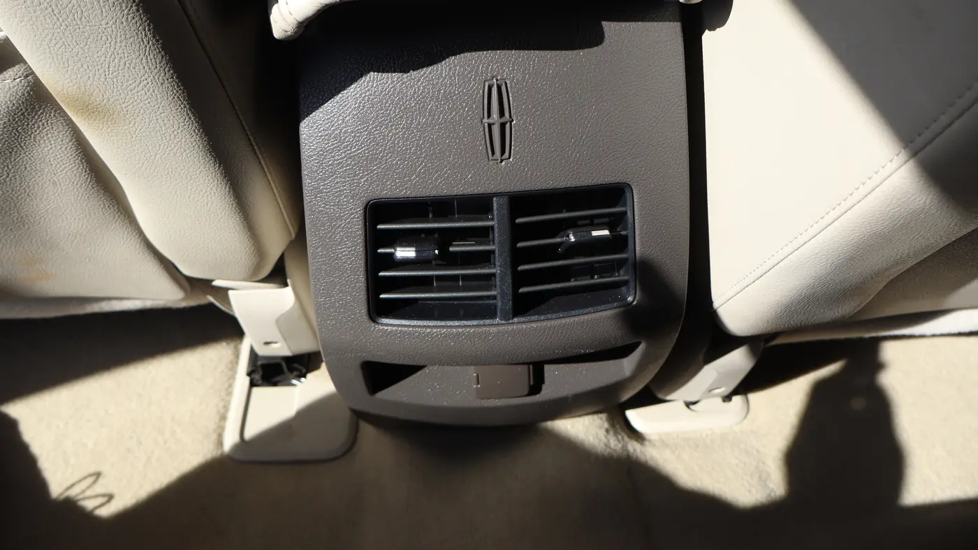 2013 Lincoln MKX Base