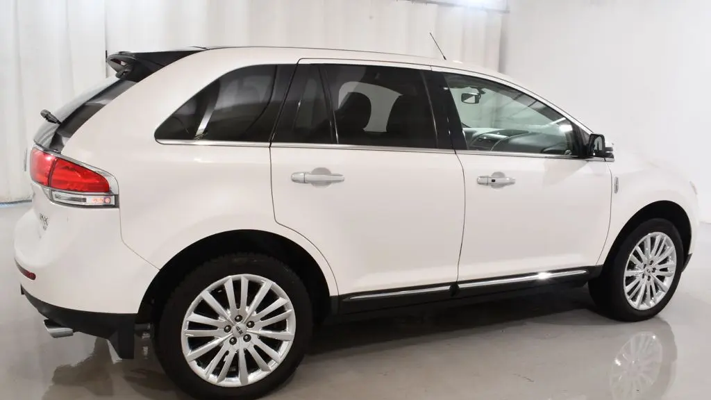 2015 Lincoln MKX Base