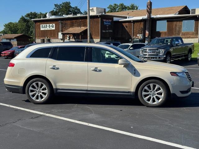 2018 Lincoln MKT - $12,995