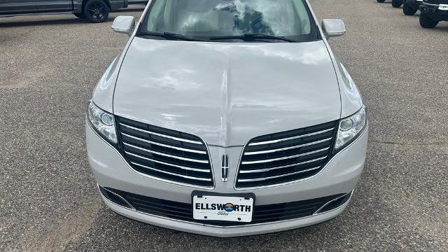 2019 Lincoln MKT Base