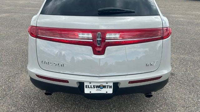 2019 Lincoln MKT Base