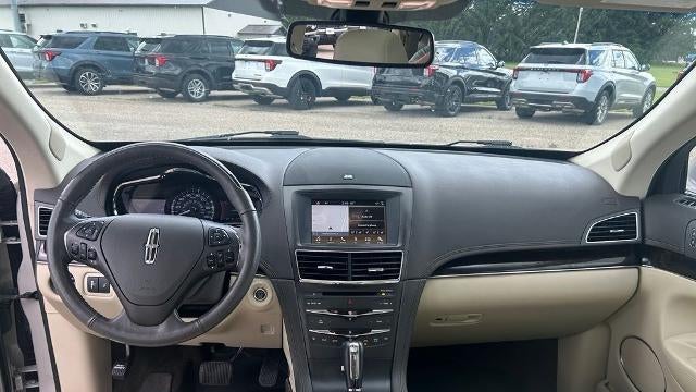 2019 Lincoln MKT Base