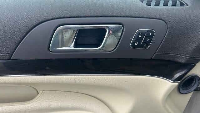 2019 Lincoln MKT Base