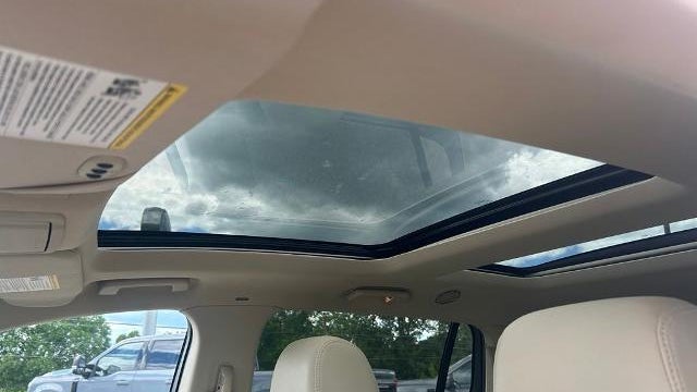 2019 Lincoln MKT Base