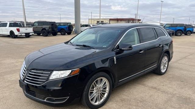 2019 Lincoln MKT Base