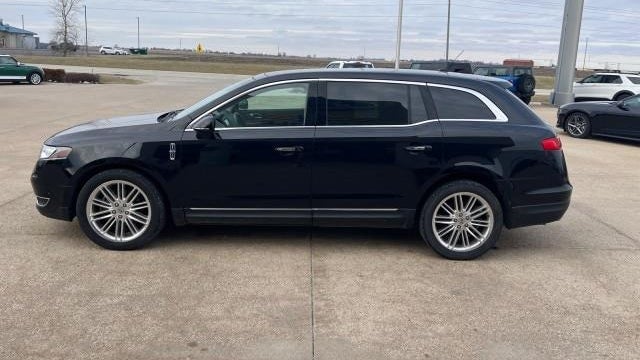 2019 Lincoln MKT Base