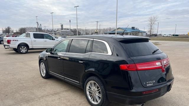 2019 Lincoln MKT Base