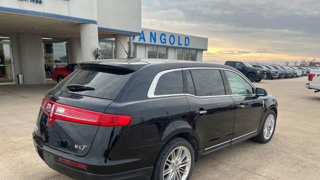 2019 Lincoln MKT Base