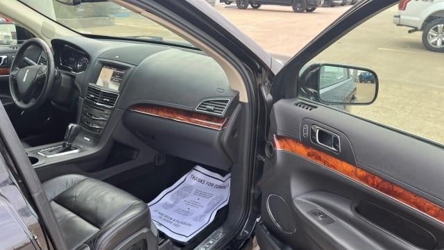 2019 Lincoln MKT Base