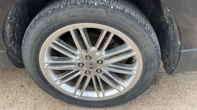 2019 Lincoln MKT Base