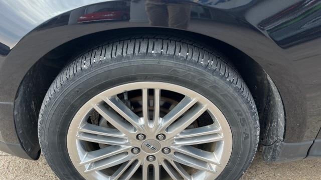 2019 Lincoln MKT Base