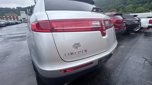 2019 Lincoln MKT Base