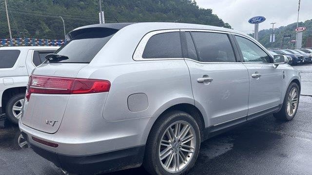 2019 Lincoln MKT Base