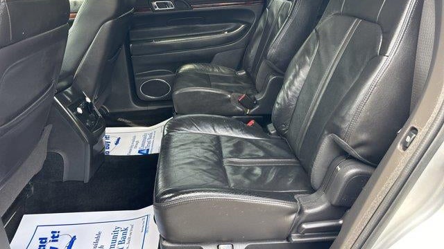 2019 Lincoln MKT Base