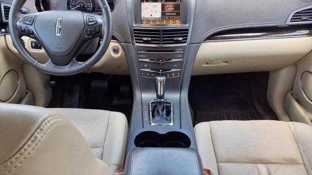 2019 Lincoln MKT Base
