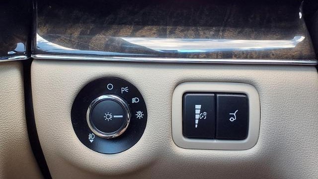 2019 Lincoln MKT Base
