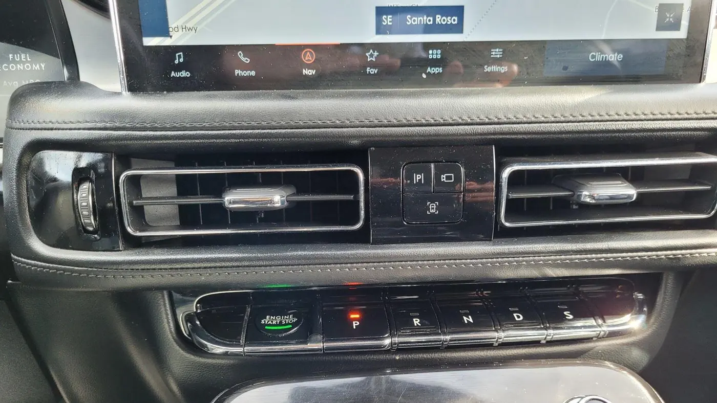 2023 Lincoln Nautilus Standard