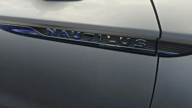 2019 Lincoln Nautilus Base