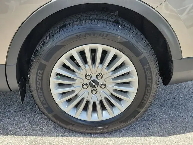 2019 Lincoln Nautilus - $19,990